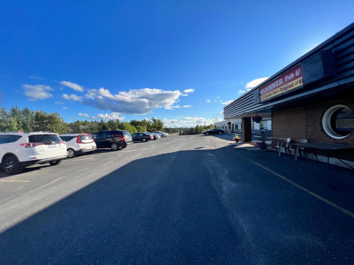 Lively Inn And Suites - Sudbury Naughton Eksteriør billede